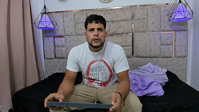 Snapshot of that_temptation chatting on March 7, 6:22 pm that temptation online show from March 7, 6:22 pm