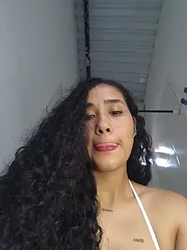 Snapshot of jaderossxx chatting on June 22, 3:42 pm jaderossxx online show from June 22, 3:42 pm