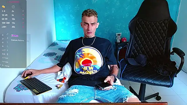 bray hotboy777 online show from January 9, 4:17 pm