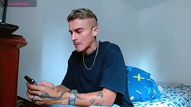 bray hotboy777 online show from October 25, 3:40 pm