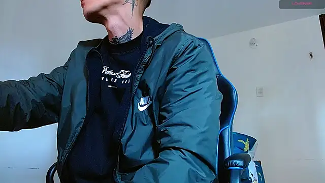 Snapshot of bray_hotboy777 chatting on January 18, 2:10 pm bray hotboy777 online show from January 18, 2:10 pm