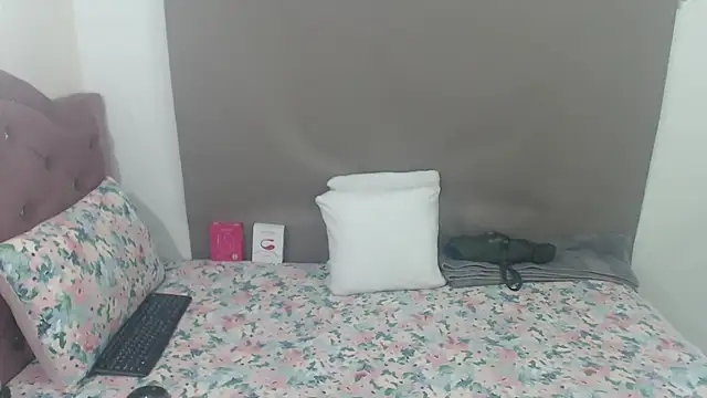 kimberlyjamexxx online show from June 15, 10:12 pm