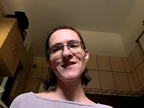 Snapshot of Milky_hairy_mommy chatting on October 17, 10:40 am Milky hairy mommy online show from October 17, 10:40 am