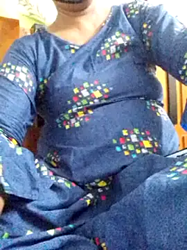 Snapshot of Tamil--Rani chatting on January 3, 6:24 pm Tamil--Rani online show from January 3, 6:24 pm