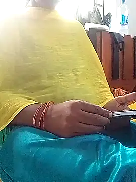 Snapshot of Tamil--Rani chatting on January 5, 9:05 am Tamil--Rani online show from January 5, 9:05 am