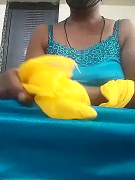 Snapshot of Tamil--Rani chatting on January 6, 6:03 am Tamil--Rani online show from January 6, 6:03 am