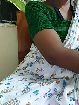 Snapshot of Tamil--Rani chatting on February 14, 7:54 pm Tamil--Rani online show from February 14, 7:54 pm