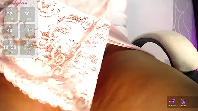 Britanymooree online show from December 15, 12:40 am