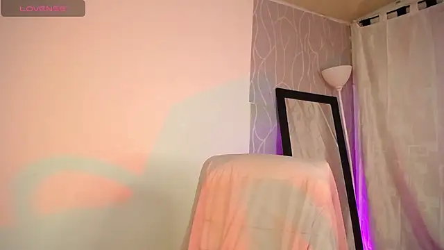 Britanymooree online show from February 8, 12:38 am