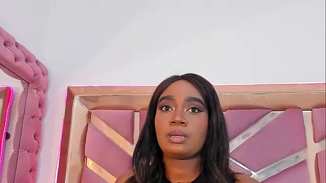 Britanymooree online show from April 16, 7:58 pm