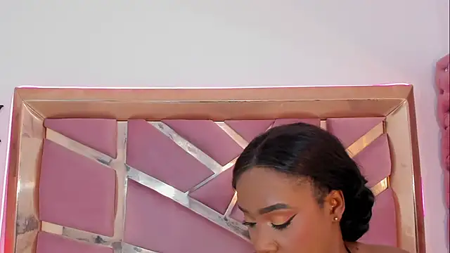 Snapshot of Britanymooree chatting on May 14, 10:16 pm Britanymooree online show from May 14, 10:16 pm