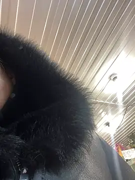 Snapshot of OlgaBuzzz chatting on December 24, 6:11 am OlgaBuzzz online show from December 24, 6:11 am