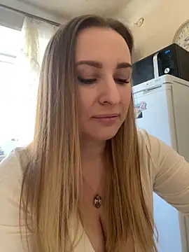 Snapshot of OlgaBuzzz chatting on January 14, 6:02 am OlgaBuzzz online show from January 14, 6:02 am