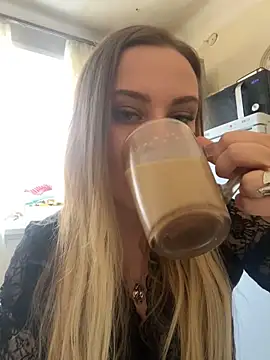 Snapshot of OlgaBuzzz chatting on March 12, 6:40 am OlgaBuzzz online show from March 12, 6:40 am