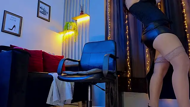 selena rogue online show from February 10, 11:25 am