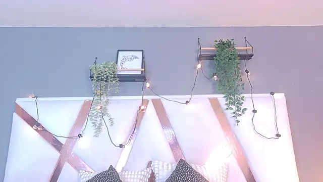 AmbarHills 1 online show from December 18, 11:38 am