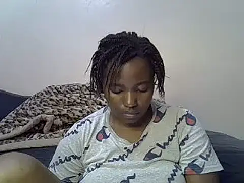 Snapshot of sweet_gal01 chatting on January 29, 9:28 pm sweet gal01 online show from January 29, 9:28 pm