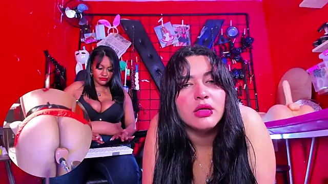Snapshot of Madame_pain_ chatting on December 24, 1:28 pm Madame pain  online show from December 24, 1:28 pm
