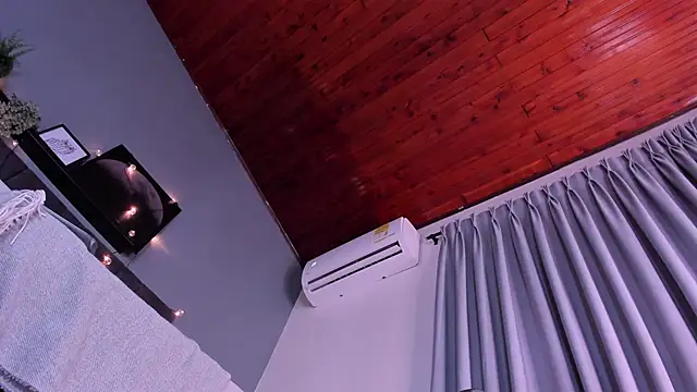 AbbyWathson online show from November 11, 8:20 pm