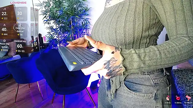 CreamyInkky  online show from March 31, 9:32 am