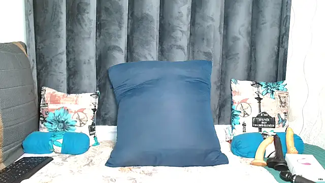 Snapshot of ThickAss90 chatting on July 9, 1:42 am ThickAss90 online show from July 9, 1:42 am