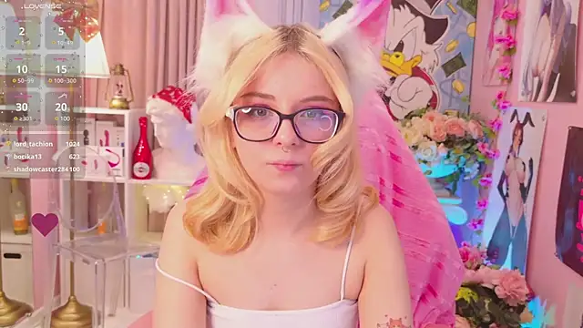 Coconut Mia online show from December 19, 4:13 am