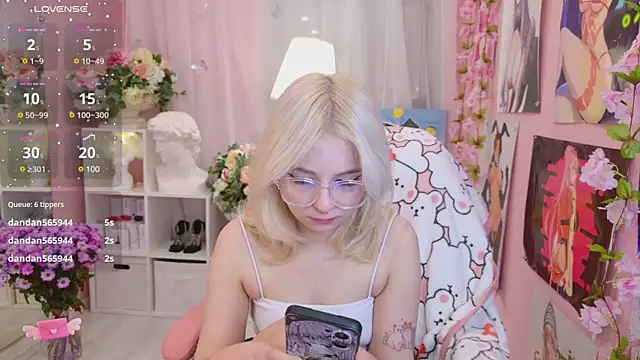 Coconut Mia online show from February 6, 1:16 am