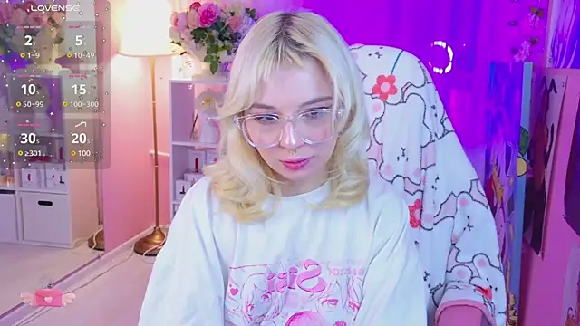 Coconut Mia online show from March 4, 9:11 pm