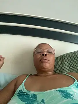 Nomthie online show from March 13, 2:12 pm