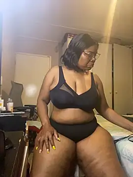 Nomthie online show from October 31, 2:34 am