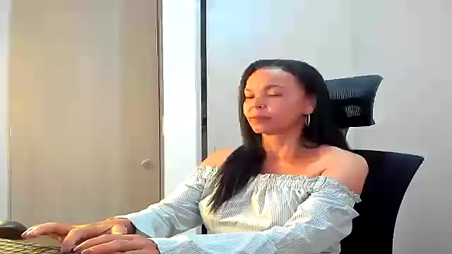 Evawalker  online show from September 30, 3:33 am