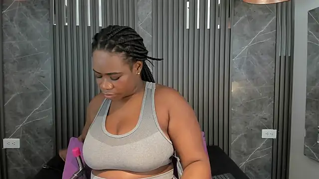 SaraiEvans online show from February 13, 3:24 am