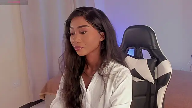 Snapshot of SavannahWildee chatting on February 8, 9:04 pm SavannahWildee online show from February 8, 9:04 pm