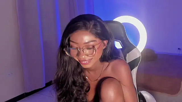 Snapshot of SavannahWildee chatting on February 9, 3:11 am SavannahWildee online show from February 9, 3:11 am