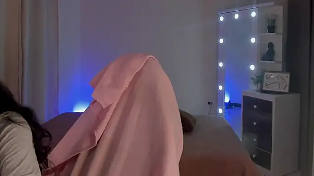 Snapshot of SavannahWildee chatting on February 25, 12:03 pm SavannahWildee online show from February 25, 12:03 pm