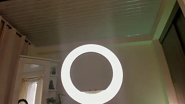 Snapshot of SavannahWildee chatting on March 16, 2:44 pm SavannahWildee online show from March 16, 2:44 pm