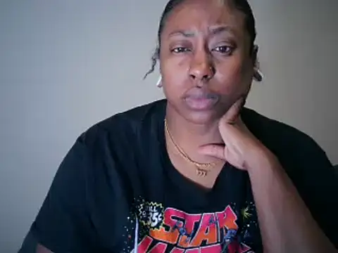 Snapshot of Nyxie_Chaos chatting on December 5, 2:22 pm Nyxie Chaos online show from December 5, 2:22 pm