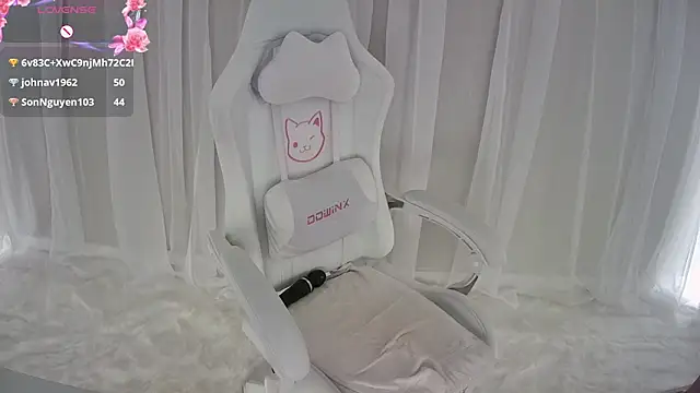 Snapshot of PorchaPlay chatting on March 7, 6:02 am PorchaPlay online show from March 7, 6:02 am