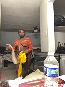 Snapshot of LillShayy chatting on February 12, 8:40 pm LillShayy online show from February 12, 8:40 pm