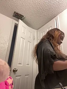 LillShayy online show from December 17, 5:19 pm