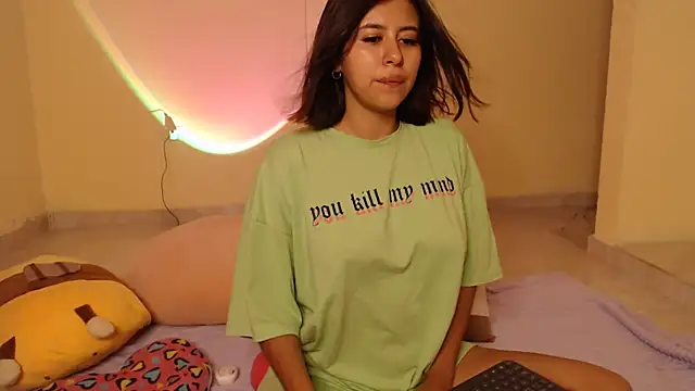 Snapshot of _maiahairy_ chatting on December 7, 10:17 pm  maiahairy  online show from December 7, 10:17 pm