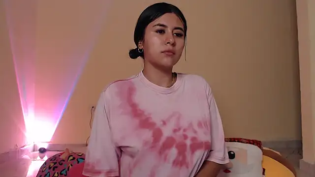 Snapshot of _maiahairy_ chatting on December 26, 11:03 pm  maiahairy  online show from December 26, 11:03 pm