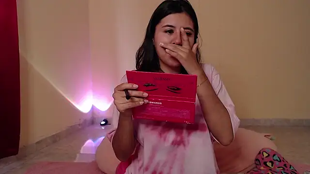 Snapshot of _maiahairy_ chatting on January 29, 1:17 pm  maiahairy  online show from January 29, 1:17 pm