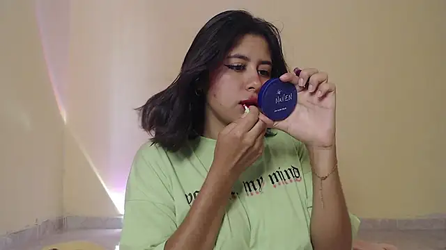 Snapshot of _maiahairy_ chatting on February 20, 1:19 pm  maiahairy  online show from February 20, 1:19 pm