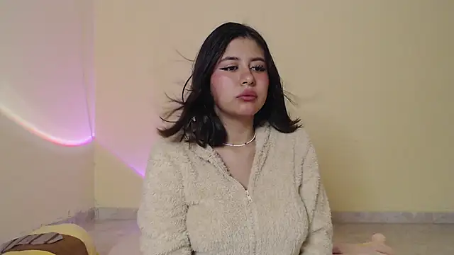 Snapshot of _maiahairy_ chatting on February 25, 1:06 pm  maiahairy  online show from February 25, 1:06 pm