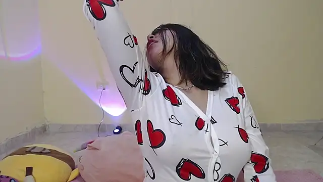 Snapshot of _maiahairy_ chatting on February 27, 1:28 pm  maiahairy  online show from February 27, 1:28 pm