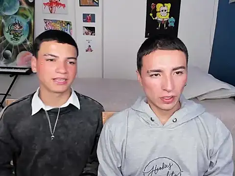 Snapshot of sweet_boys_xx chatting on December 21, 6:09 am sweet boys xx online show from December 21, 6:09 am