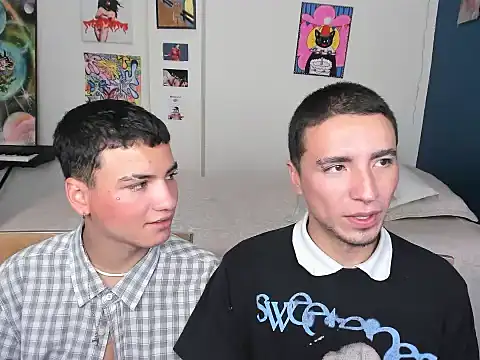 Snapshot of sweet_boys_xx chatting on January 7, 12:09 pm sweet boys xx online show from January 7, 12:09 pm