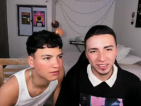 Snapshot of sweet_boys_xx chatting on March 20, 5:35 am sweet boys xx online show from March 20, 5:35 am
