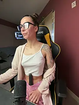 SOFIASWEETSECRETT online show from May 6, 5:57 am